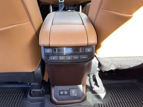 Used 2020 Toyota Highlander Platinum AWD/4WD image 23