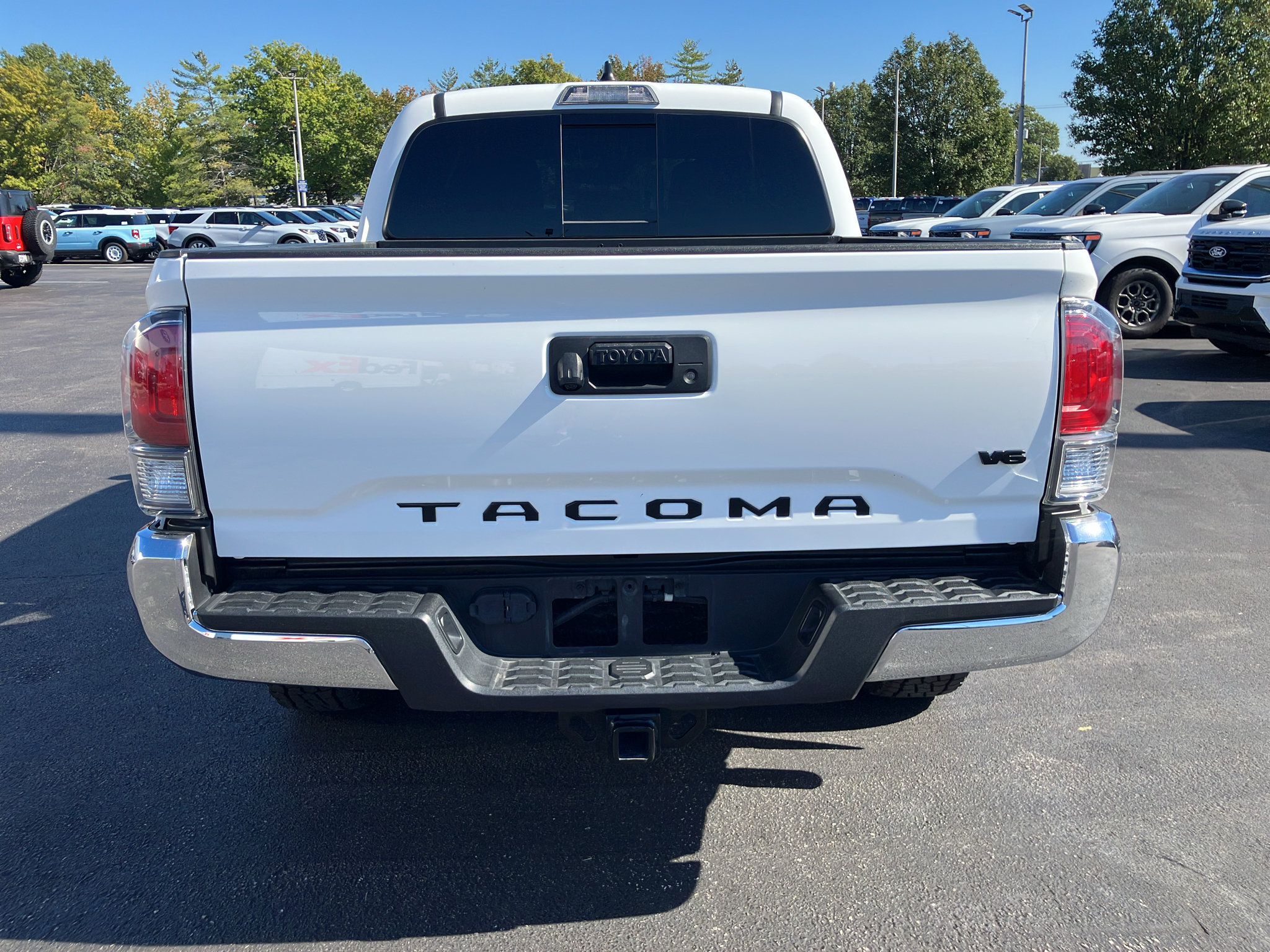 Used 2023 Toyota Tacoma TRD Off-Road w/ Black Out Package (TMS) AWD/4WD image 5