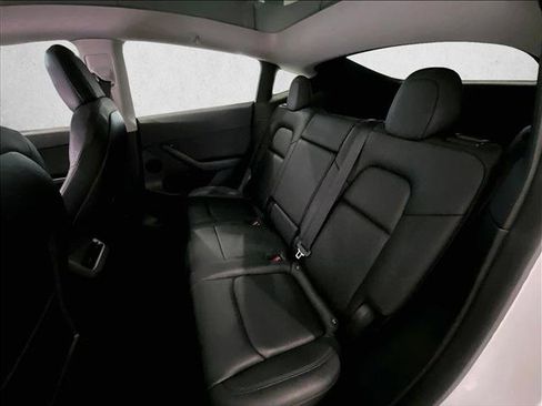 Used 2022 Tesla Model Y Long Range AWD/4WD image 28