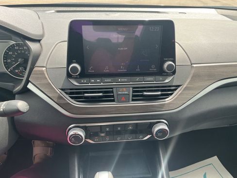 Used 2024 Nissan Altima 2.5 SV image 43