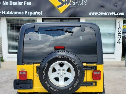 Used 2004 Jeep Wrangler 4WD image 12