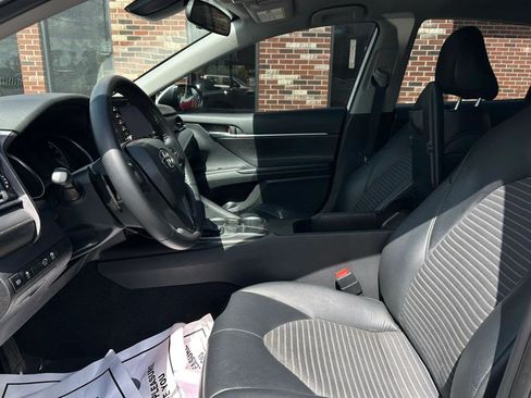 Used 2023 Toyota Camry SE FWD image 18