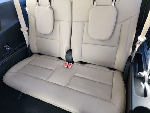 Used 2020 Ford Explorer XLT w/ Equipment Group 202A image 12