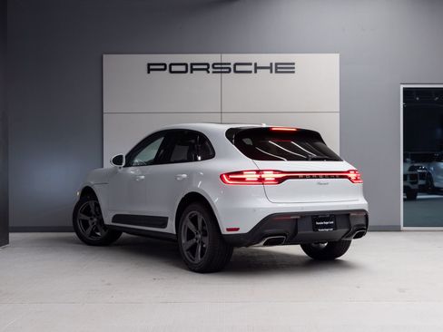 Used 2026 Porsche Macan AWD/4WD image 3