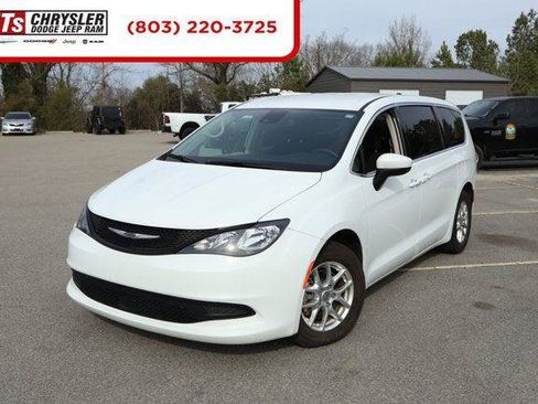 Certified 2023 Chrysler Voyager LX image 1