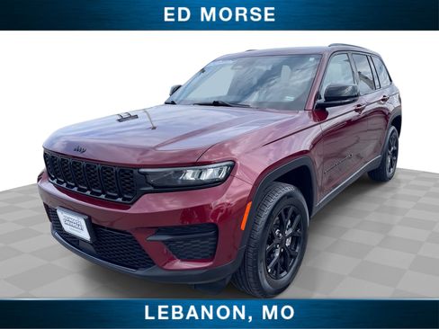 Used 2025 Jeep Grand Cherokee Altitude AWD/4WD image 1