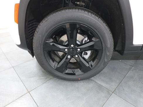 New 2026 Jeep Grand Cherokee Limited w/ Limited Altitude Package AWD/4WD image 30
