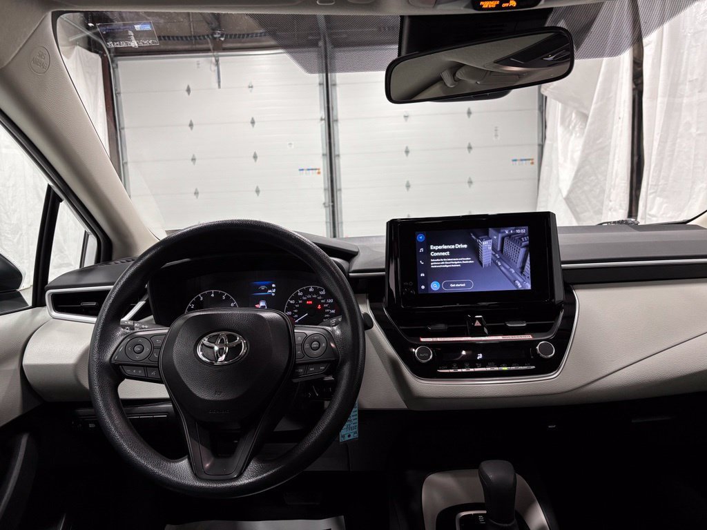 Used 2025 Toyota Corolla LE FWD image 16
