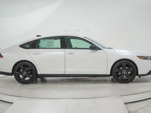 Used 2025 Honda Accord Sport image 13