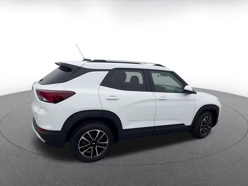 Used 2025 Chevrolet TrailBlazer LT image 14