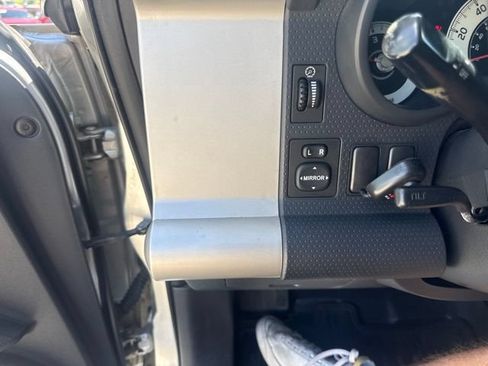 Used 2008 Toyota FJ Cruiser 4WD image 28