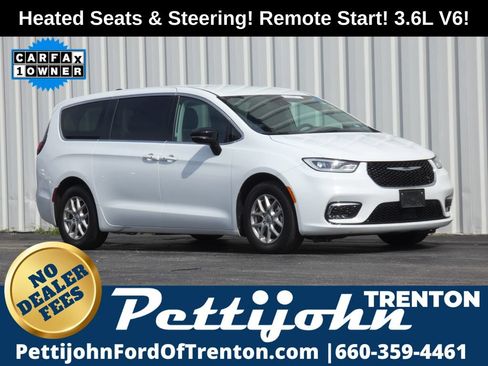 Used 2024 Chrysler Pacifica Touring-L FWD image 1