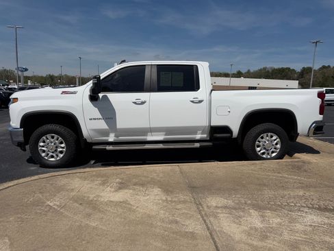 Used 2023 Chevrolet Silverado 2500 LT w/ Convenience Package image 5