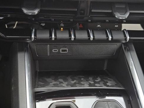 New 2026 GMC Canyon Elevation w/ Convenience Package image 18