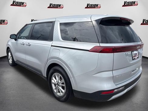 Used 2023 Kia Carnival LX FWD image 7