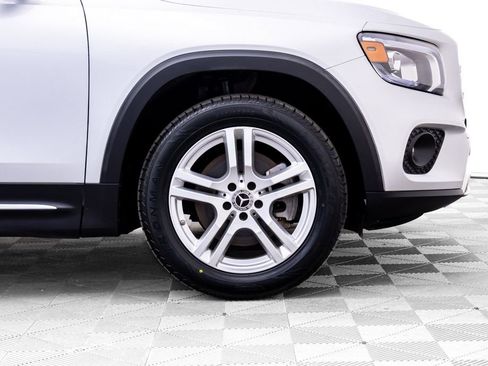 Used 2021 Mercedes-Benz GLB 250 4MATIC w/ Premium Package image 35