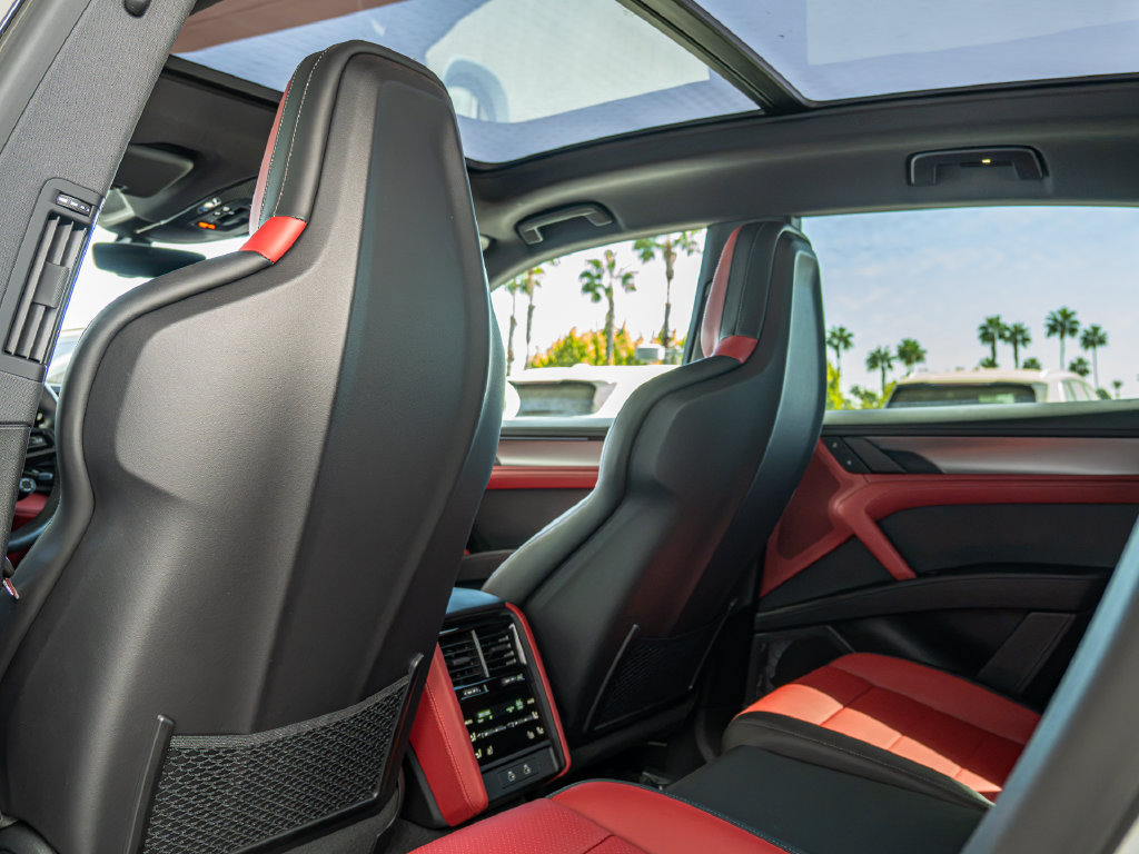 Certified 2026 Porsche Cayenne Electric AWD/4WD image 15