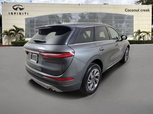 Used 2023 Lincoln Corsair FWD image 3