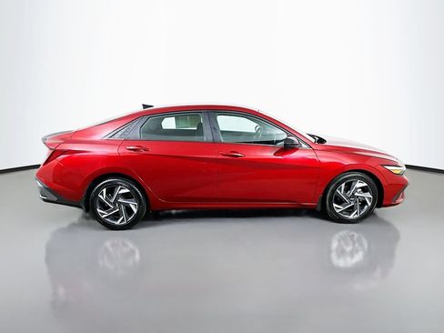 Used 2025 Hyundai Elantra Sport FWD image 5