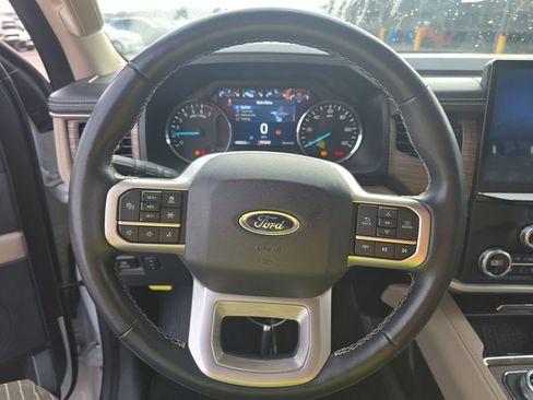 Used 2024 Ford Expedition Limited image 17