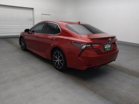 Used 2021 Toyota Camry SE FWD image 3