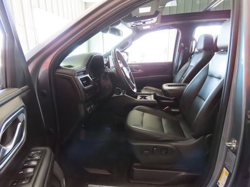 Used 2021 Chevrolet Tahoe Z71 w/ Luxury Package AWD/4WD image 22