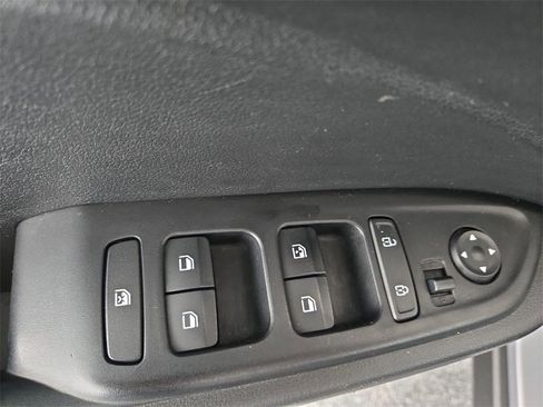 Used 2025 Hyundai Venue SEL image 28