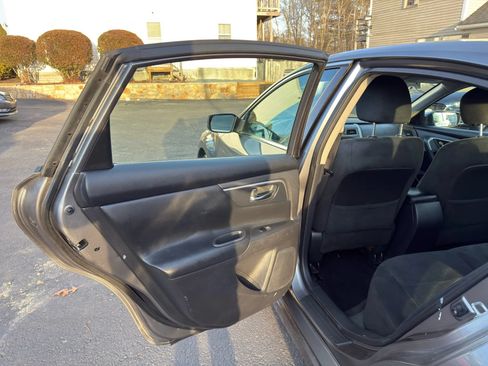 Used 2015 Nissan Altima 2.5 S w/ Power Driver Seat Package FWD image 17