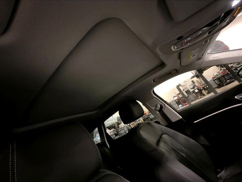 Certified 2022 Audi e-tron Premium image 13