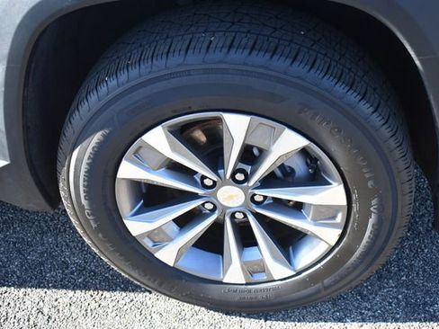 Certified 2025 Chevrolet Equinox LT image 11