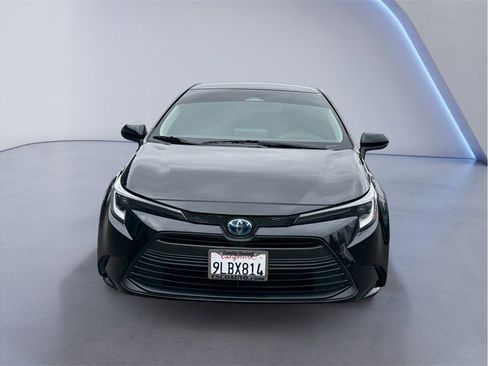 Used 2024 Toyota Corolla LE w/ LE Convenience Package image 2
