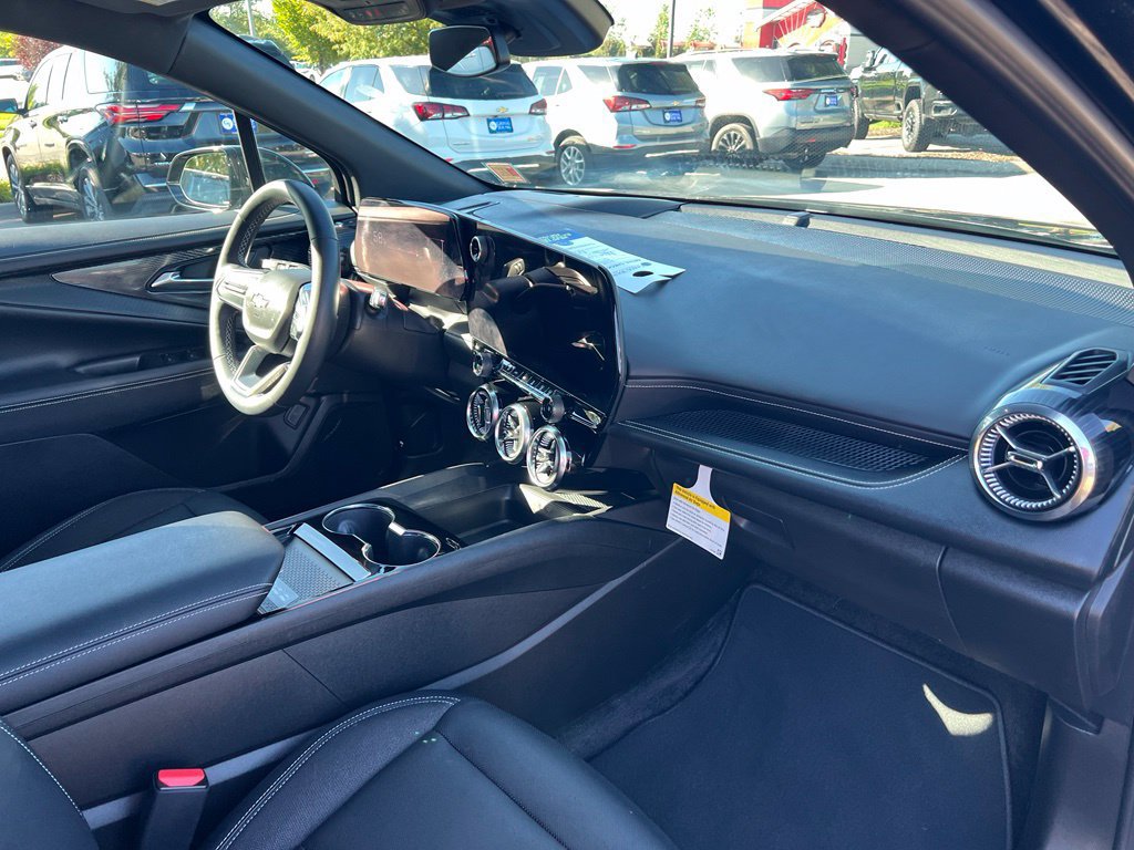 Used 2024 Chevrolet Blazer EV LT AWD/4WD image 27