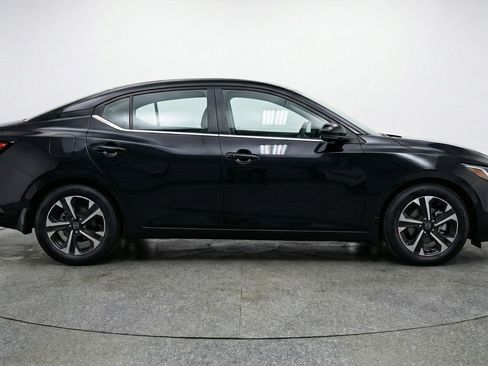 Used 2025 Nissan Sentra SV image 11