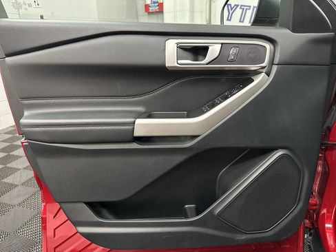Used 2024 Ford Explorer XLT w/ Equipment Group 202A image 18