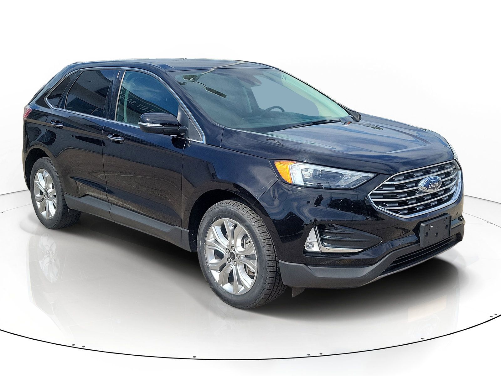 Used 2023 Ford Edge Titanium AWD/4WD image 2