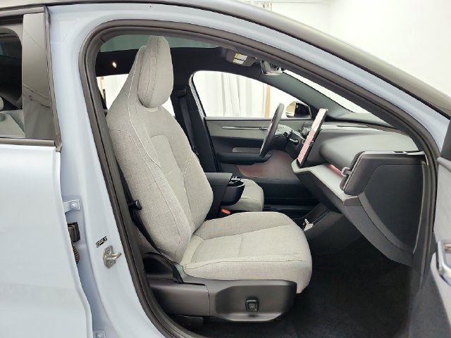 Used 2025 Volvo EX30 Ultra w/ Climate Package AWD/4WD image 18