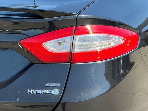 Used 2015 Ford Fusion SE FWD image 30