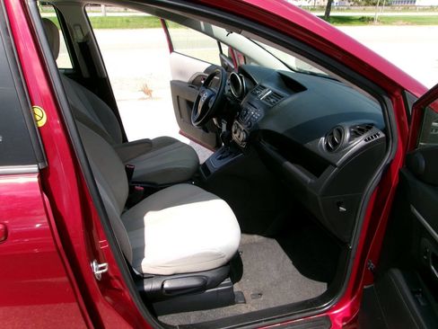Used 2015 MAZDA MAZDA5 Sport FWD image 10