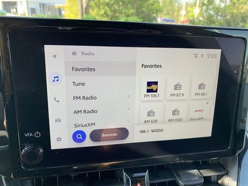 Used 2025 Toyota Corolla SE image 24