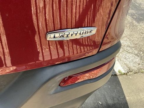 Used 2015 Jeep Cherokee Latitude FWD image 9
