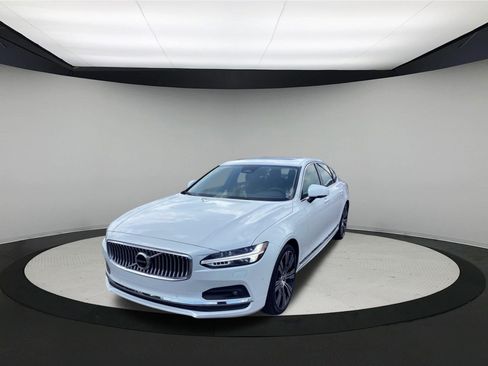Used 2023 Volvo S90 B6 Plus AWD/4WD image 4