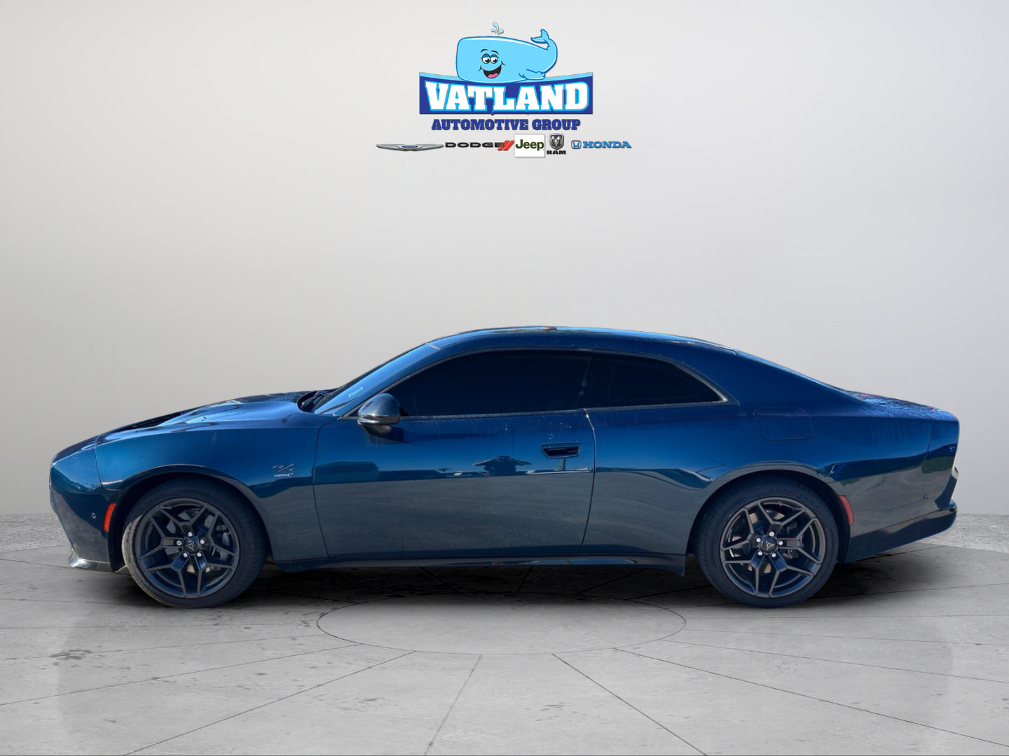 Used 2024 Dodge Charger Daytona R/T w/ Plus Group AWD/4WD image 2