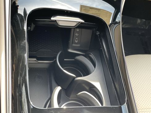 New 2026 Mercedes-Benz GLC 300 image 32