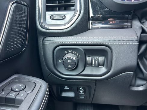 Used 2025 RAM 1500 Limited AWD/4WD image 64