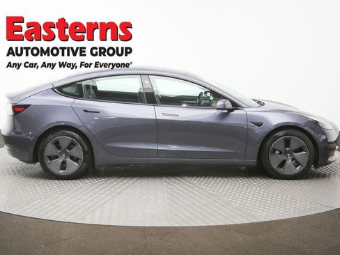 Used 2023 Tesla Model 3 Standard Range image 4