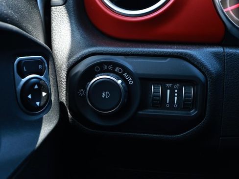 Used 2020 Jeep Wrangler Unlimited Rubicon AWD/4WD image 15