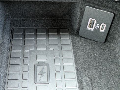Used 2025 Lincoln Corsair Reserve FWD image 30