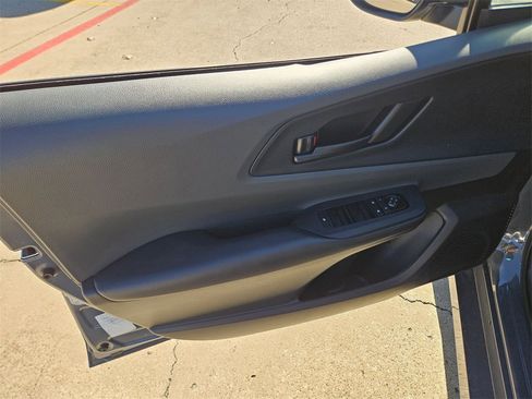 Used 2025 Toyota Prius LE image 14