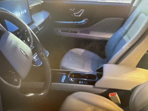 Used 2023 Lincoln Corsair Reserve image 6