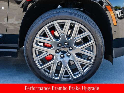 Used 2025 GMC Yukon Denali Ultimate AWD/4WD image 9